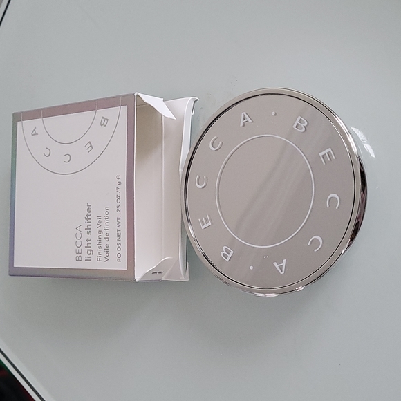 Becca light shifter finishing powder , Olehenriksen eye crème , fresh recovery - Picture 5 of 8